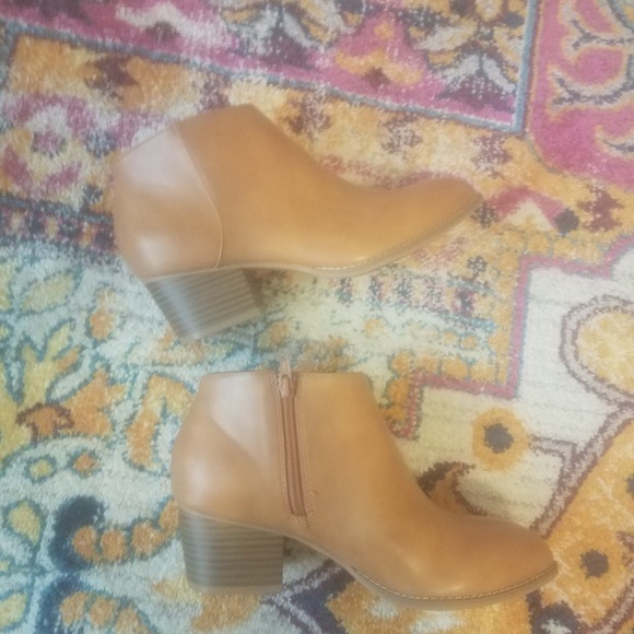Old navy booties - Picture 3 of 4